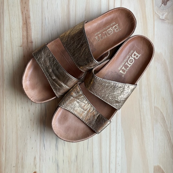 Born 2 strap Gold Foil slide sandals - Picture 2 of 5